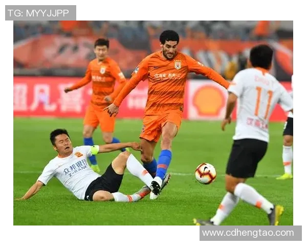 鲁能泰山与上海绿地的激烈对决展现中超联赛的精彩与魅力