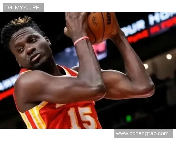 克林特卡佩拉如何在NBA赛场上展现出色的防守与进攻能力