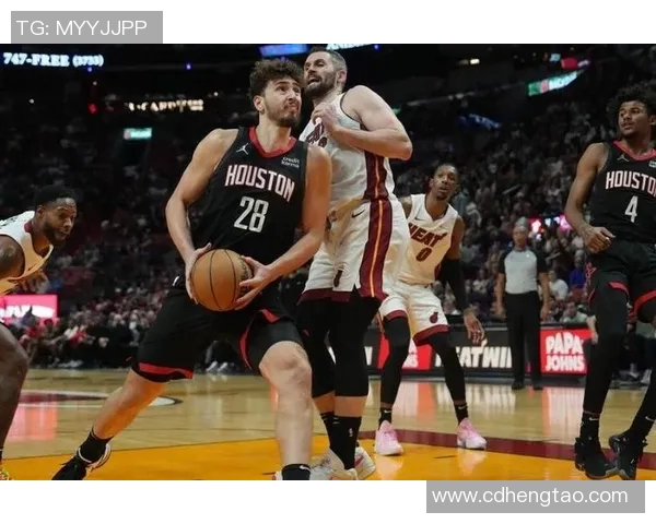 湖人队与热火队激战正酣比赛进程回顾与精彩瞬间分析