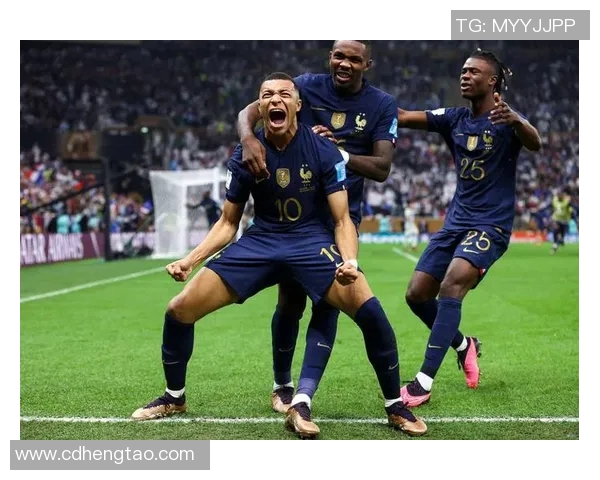 姆巴佩领衔法国队冲击世界杯冠军展现超凡球技与团队合作精神