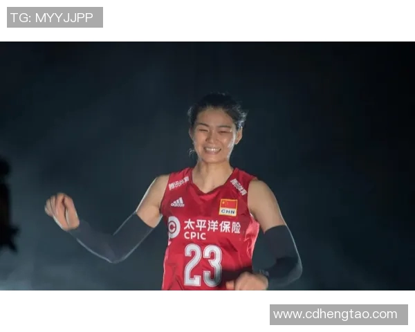 山东女排与辽宁女排激战正酣谁能在赛场上笑到最后