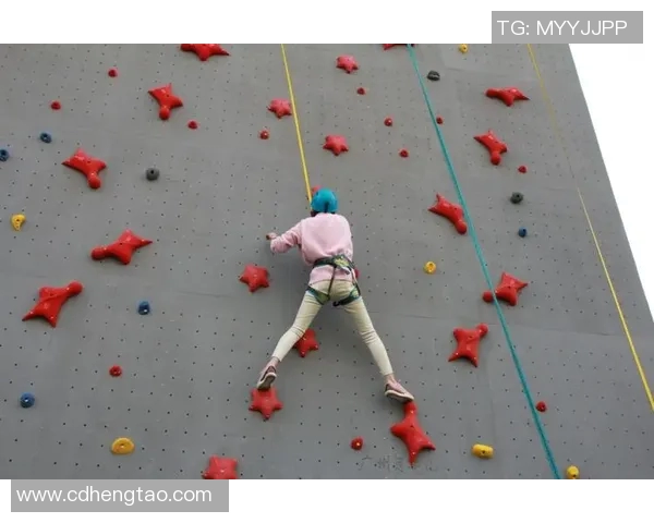 攀岩人生的深度对话:刘娜如何在高峰与低谷中找到自我 攀岩人生的深度对话:刘娜如何在高峰与低谷中找到自我