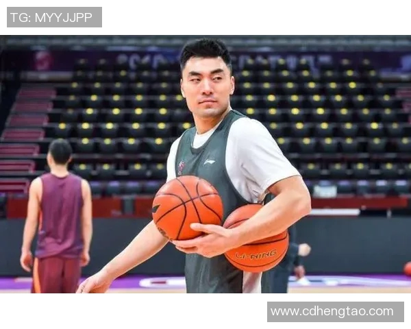 成都篮球队的转型之路揭秘：从传统强队到现代篮球新星的蜕变与挑战